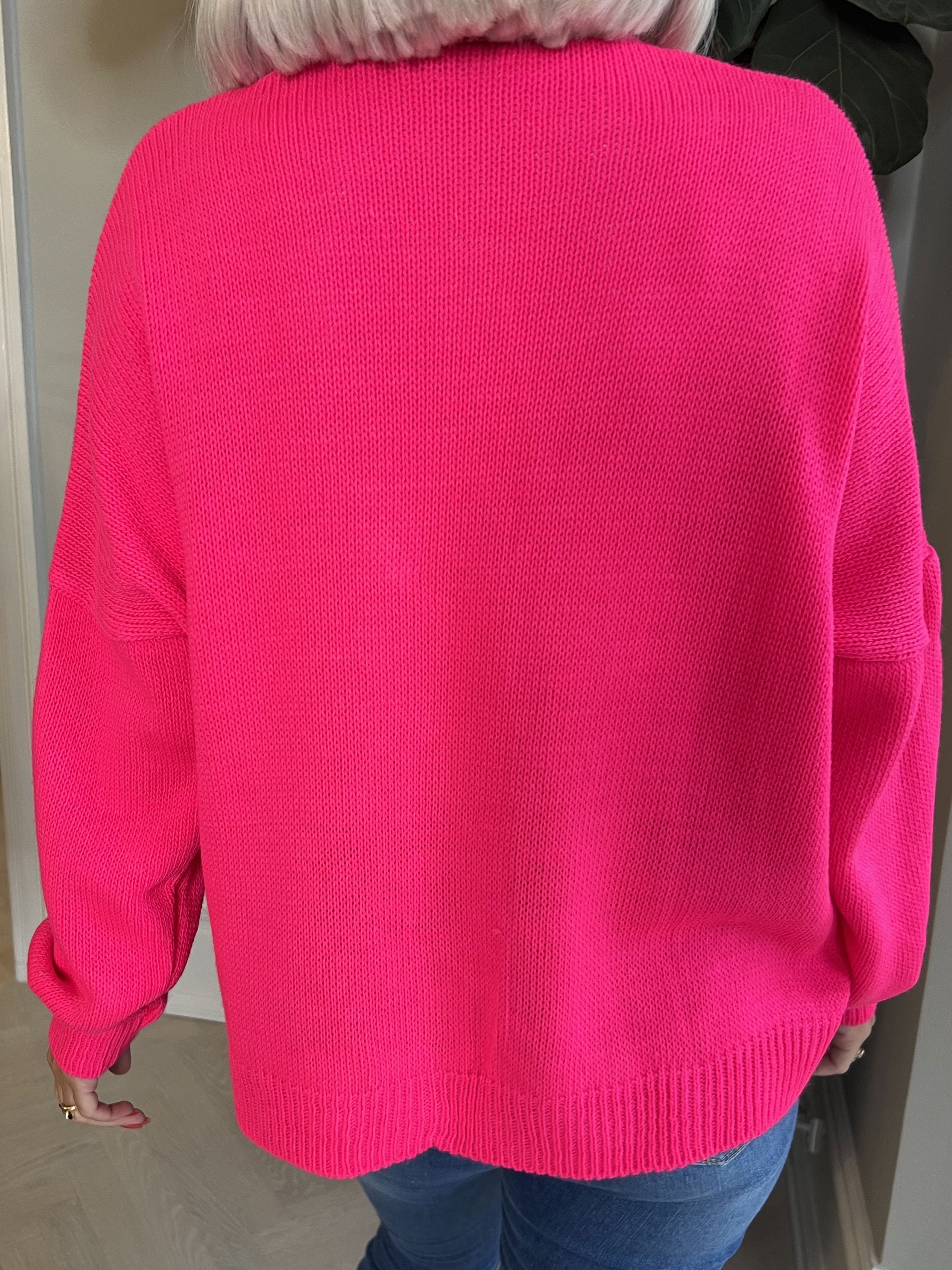 Susana - Kort strikcardigan med skinnende knapper